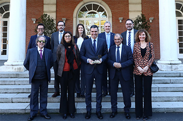 El presidente del Gobierno español, Pedro Sánchez, recibe a Social Economy Europe y CEPES